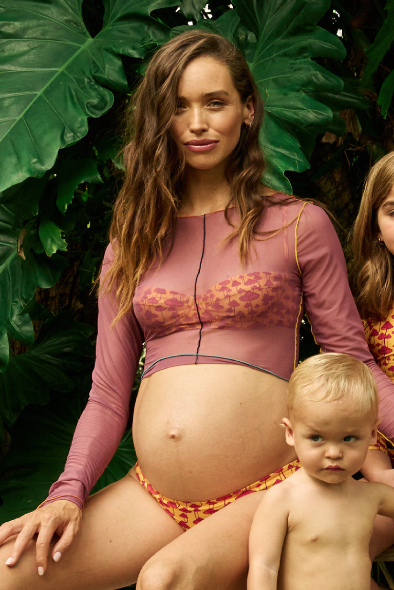 Hover Alternative image - Nelly-Crop-Top-13961-campaign
