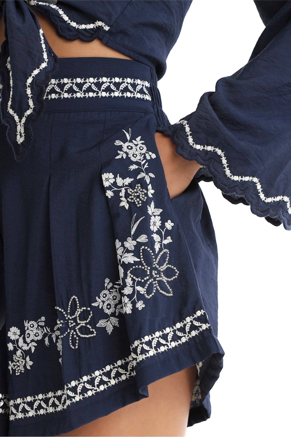 Glazia-Nalia-Shorts-22253-2-Hover.jpg
