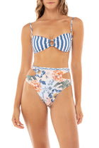 Thumbnail - Kai-Bikini-Top-Talia-13716-front-with-model-reversible-side - 7