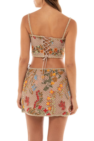 Tile-Vicky-Crop-Top-14298-back-with-model