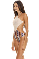 Thumbnail - aguja-adara-one-piece-12812-side-with-model - 5