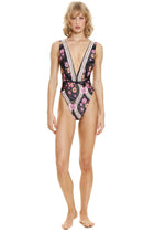 Thumbnail - aguja-ellis-one-piece-12811-front-with-model-full-body - 6