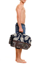 Thumbnail - Cipres-Otto-Bag-14265-side-with-model-2 - 6