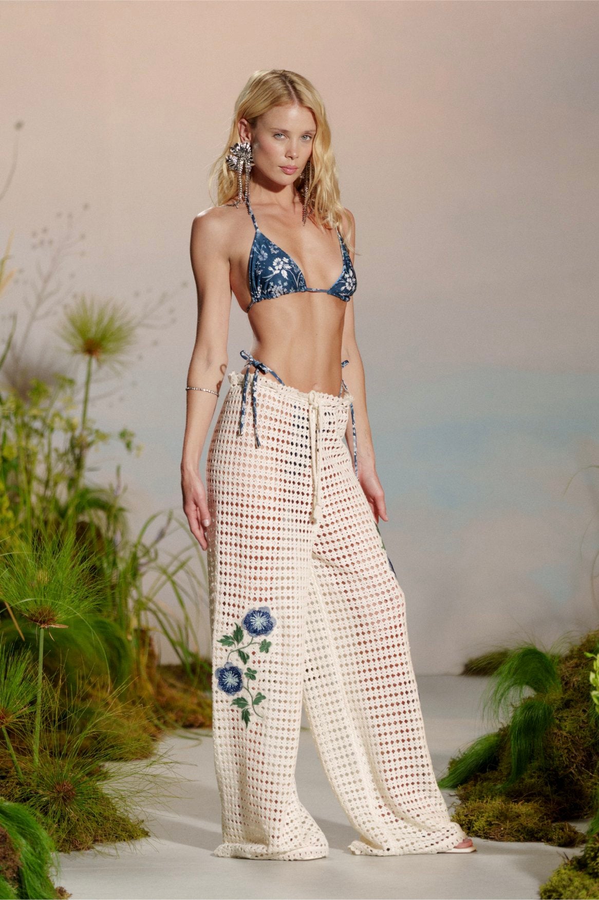 Glazia-Roots-Pants-22259-2-Hover.jpg
