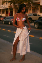 Thumbnail - Gleam-Zinna-Sarong-Cover-Up-13187-LifeStyle - 2