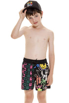 Thumbnail - naif-nick-kids-trunk-12329-front-with-model - 1