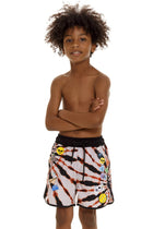 Thumbnail - naif-tiago-kids-trunk-12331-front-with-model - 1