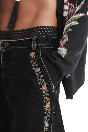 Zafra-Pantalones-Fallon-22195-8.jpg