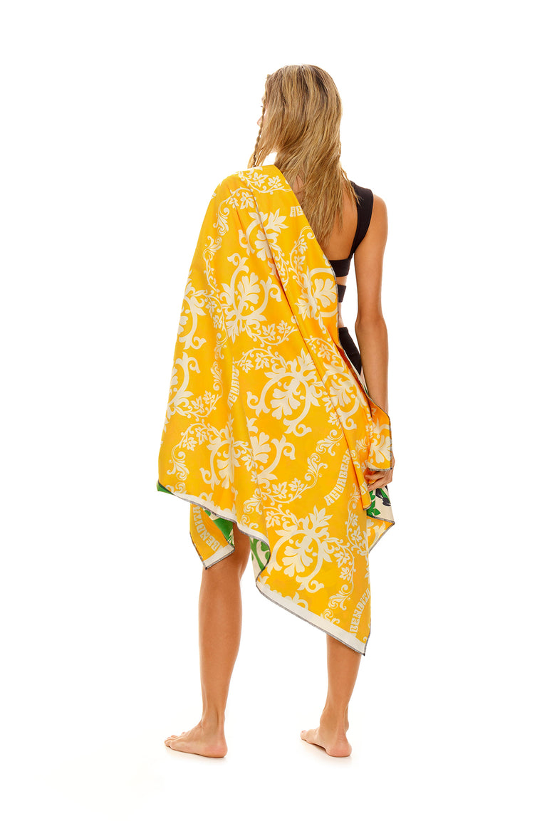 eames-bou-towel-11563-reversible-side-with-model - 1