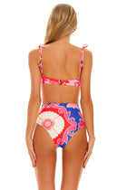 Thumbnail - eames-donna-bikini-top-11546-back-with-model - 3