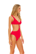 Thumbnail - eames-laine-one-piece-11580-side-with-model - 5