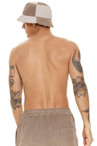 Thumbnail - gres-albus-mens-hat-13152-back-with-model - 3