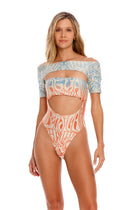 Thumbnail - Kaaw-Amara-One-Piece-10105-front-with-model - 1