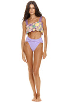 Thumbnail - Korin-tanit-crop-top-13168-front-with-model-full-body - 7