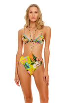 Thumbnail - praia-anya-bikini-bottom-11153-front-with-model - 3