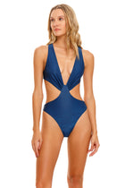 Thumbnail - praia-malibu-one-piece-11198-front-with-model-2 - 5