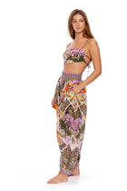 Thumbnail - Suki-Adalynn-Crop-Top-10067-side-with-model - 6