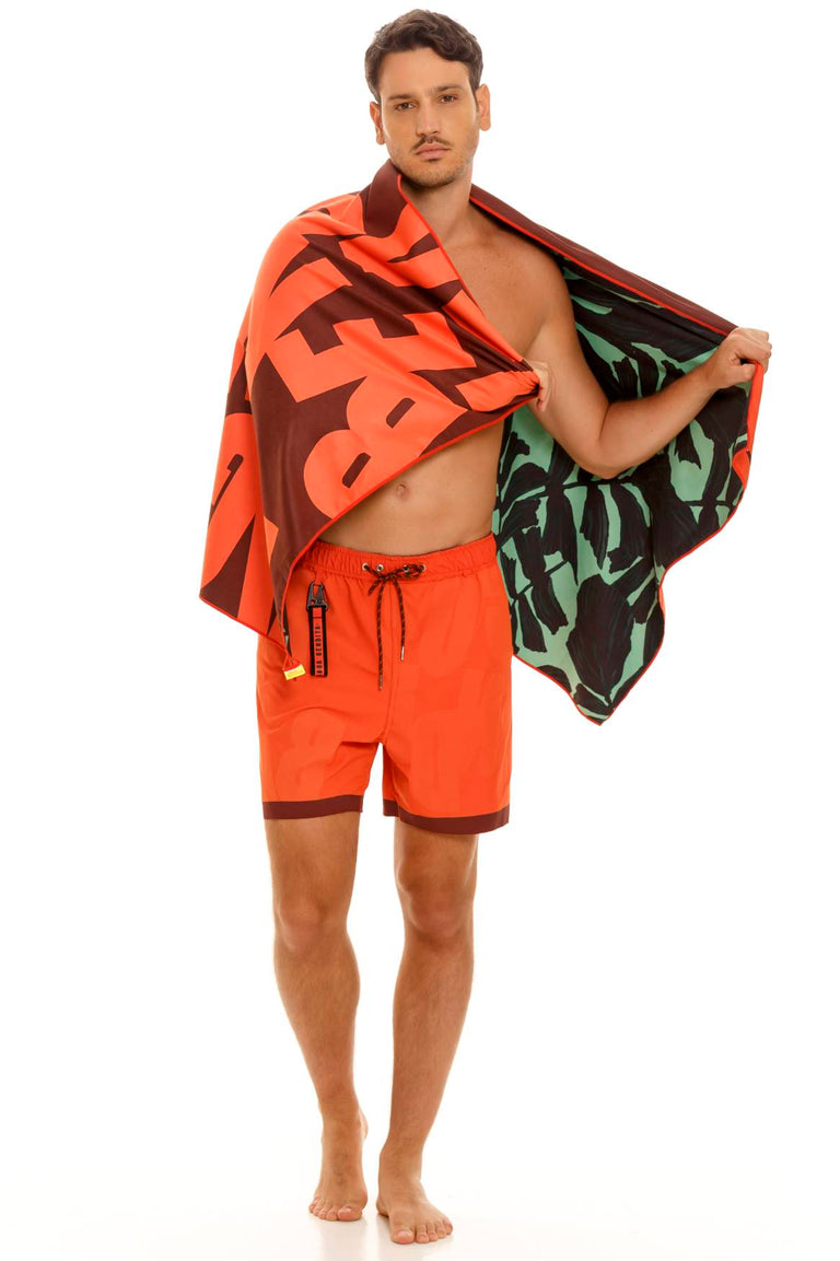 tonka-adam-towel-11537-front-side-with-model - 2