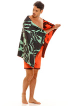 Thumbnail - tonka-adam-towel-11537-double-sided-with-model - 5