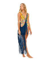 Thumbnail - tout-cady-knitted-bag-11023-front-with-model - 1