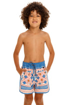 Thumbnail - tout-tiago-kids-trunk-11030-front-with-model - 1