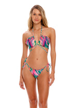 Thumbnail - vini-belly-bikini-top-front-with-model - 1