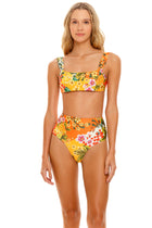 Thumbnail - vita-alicia-bikini-bottom-10975-front-with-model - 5