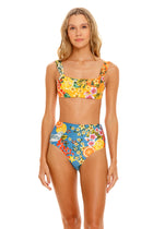 Thumbnail - vita-alicia-bikini-bottom-10975-front-with-model-reversible-side - 4