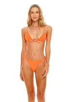 Thumbnail - vita-lake-bikini-top-11033-front-with-model - 1