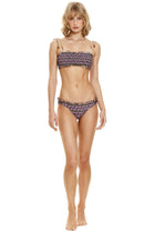 Thumbnail - Vitreo-pam-bikini-bottom-12795-front-with-model - 3